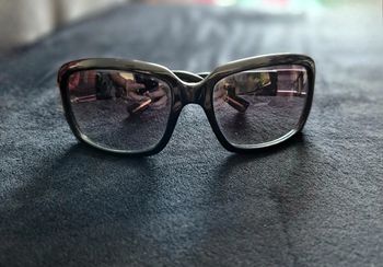 Lunettes noires de soleil Boss