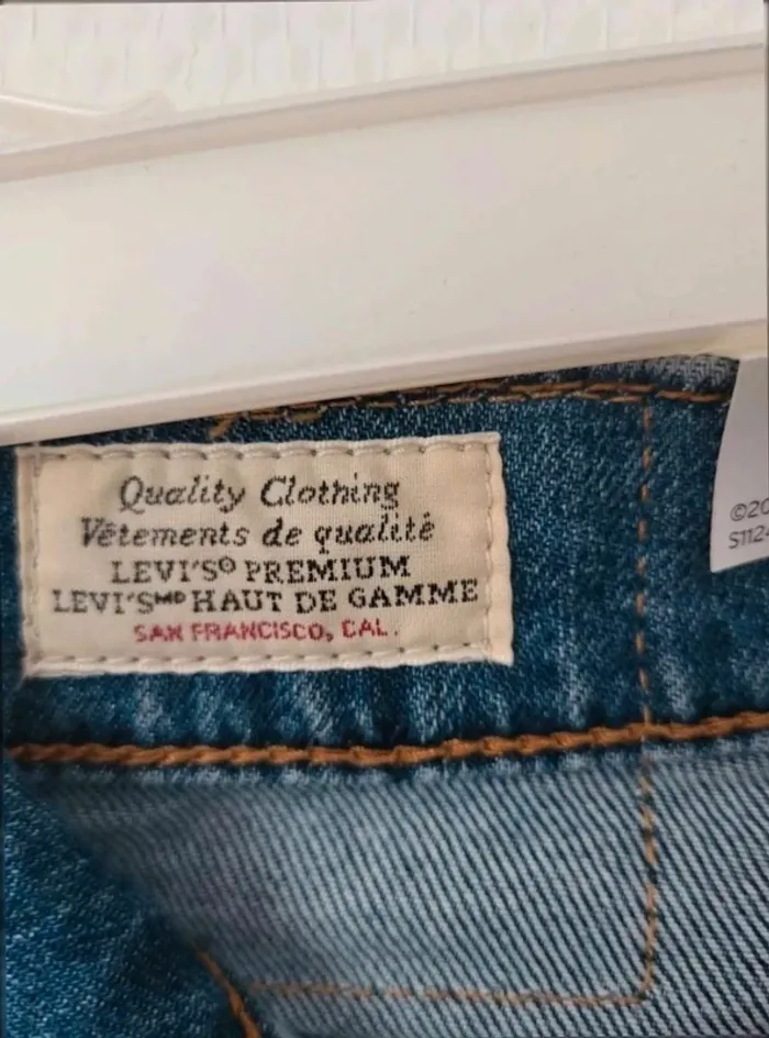Jean levis Neuf 512 taille 38 - photo numéro 6