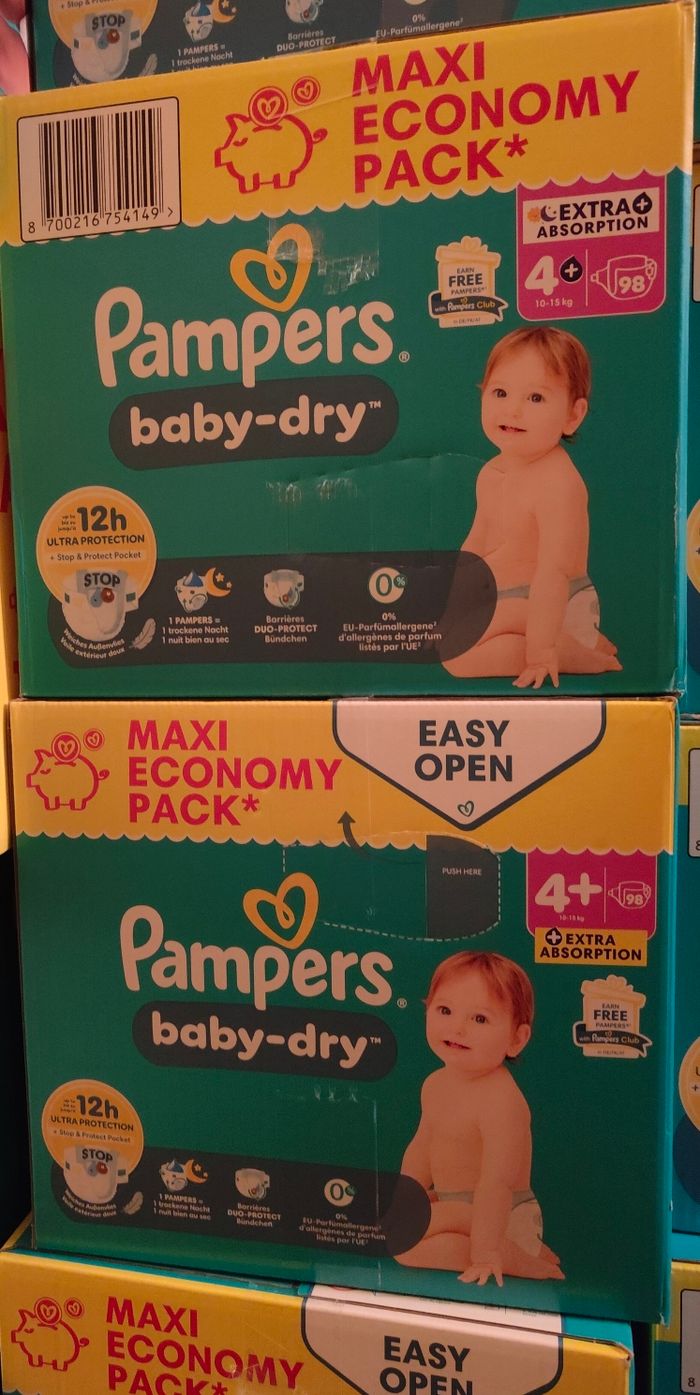 Lot de 196 couches Pampers Baby dry t4+