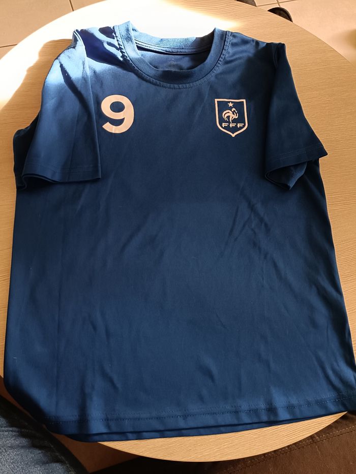Tee shirt