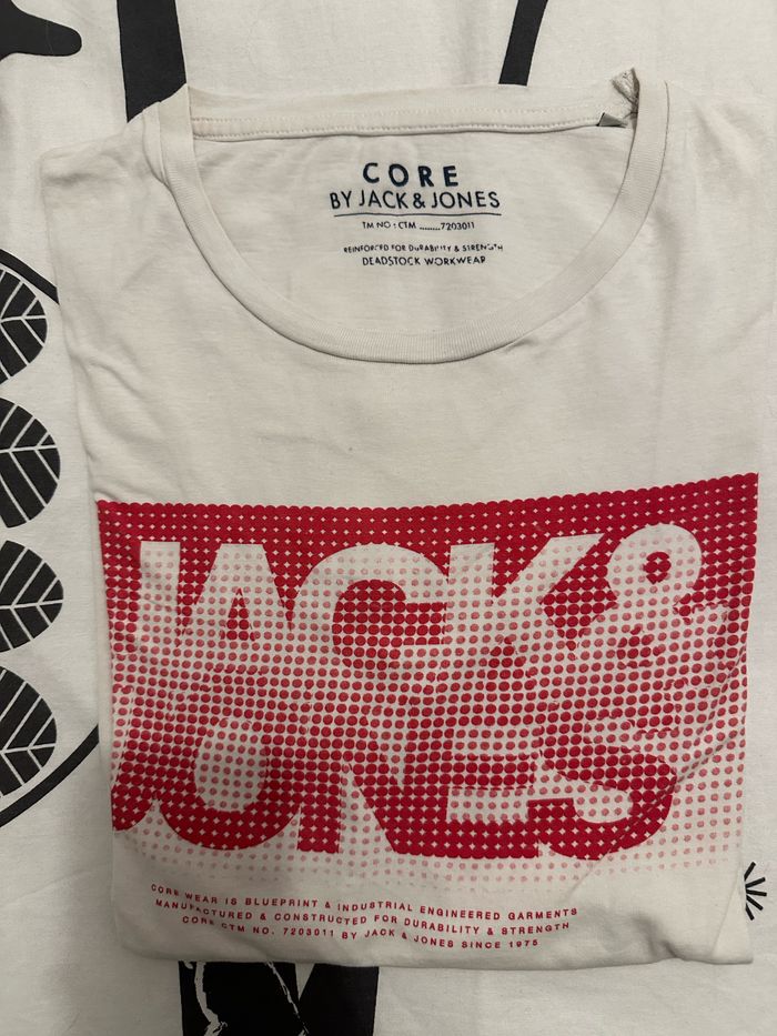Lot de T-shirts de marques - photo numéro 9