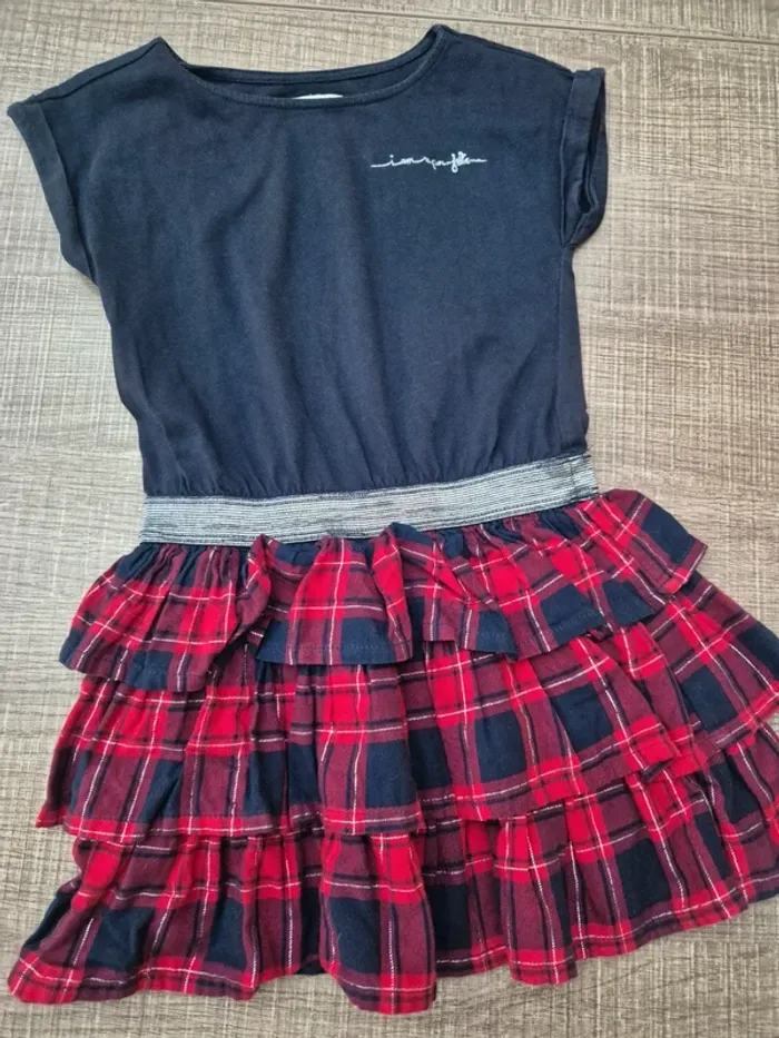 Robe Vertbaudet 6 ans en très bon état