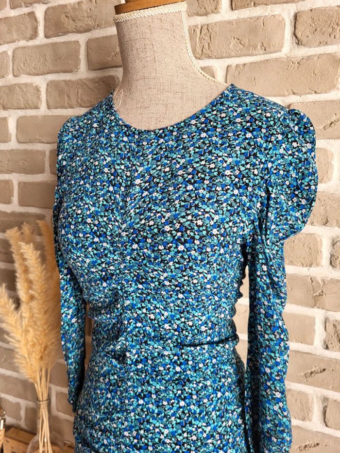 Robe bleue fleurie Zara fronces et manches ballon - photo numéro 4