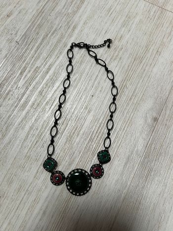 Collier vert émeraude