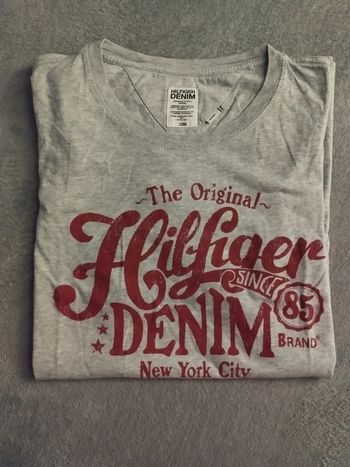 Tee-shirt femme tommy Hilfiger taille M. Neuf