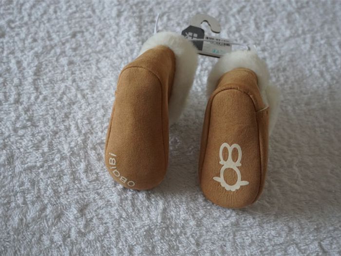 Bottes style daim camel/écru neuves Obaibi pour Fille Taille : 1/6 mois - photo numéro 4