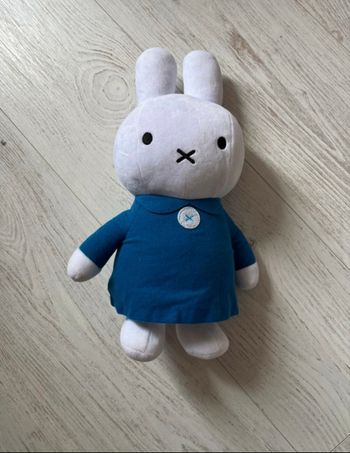 Miffy peluche interactive