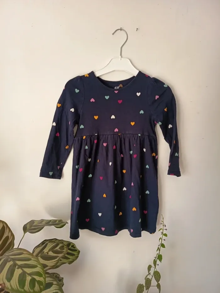 Robe manches longues, motifs petit cœur