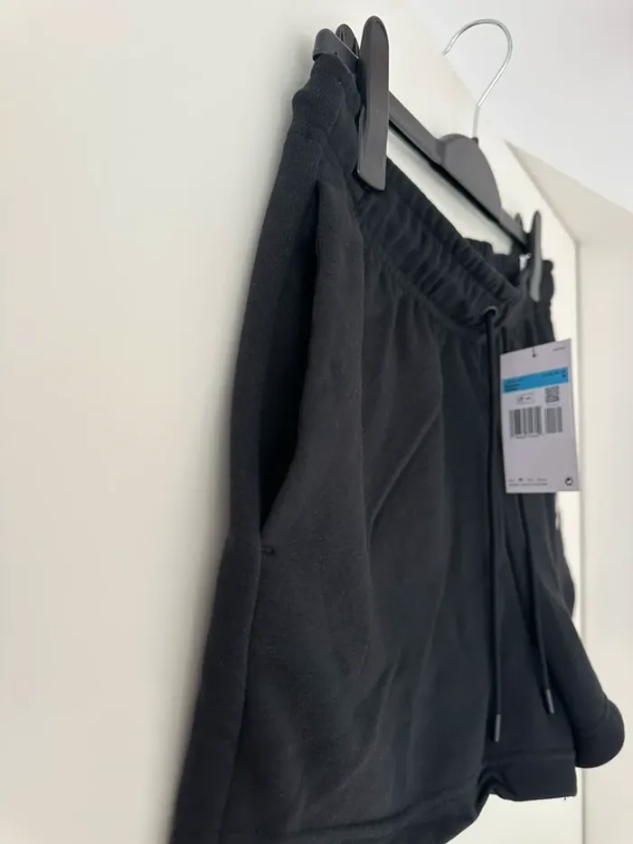 Nike short noir taille M pour femme neuf - photo numéro 4