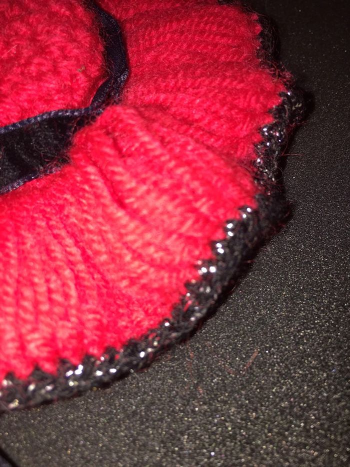 Vintage chapeau rouge en laine pour poupée - photo numéro 3