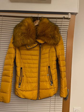 Manteau / doudoune jaune moutarde