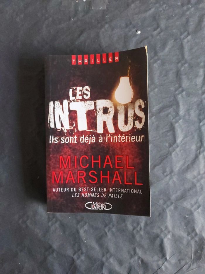 Les intrus