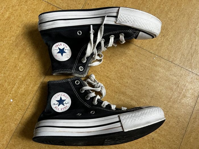 Converse noir 35 bon état avec ses imperfections