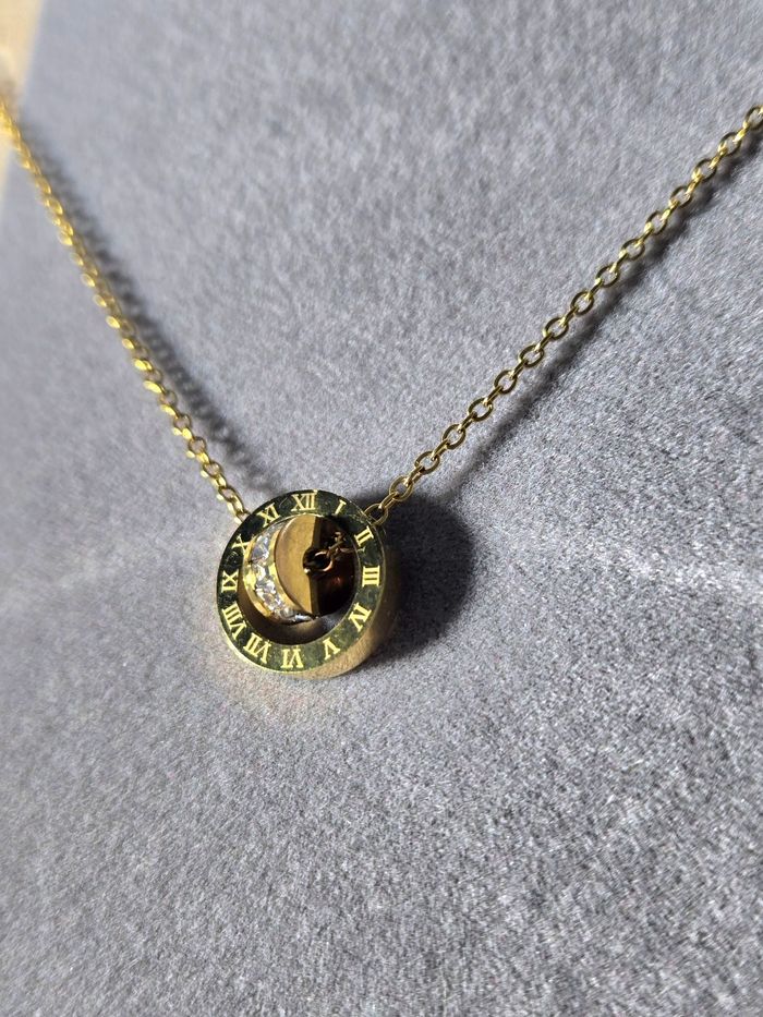 Un collier en acier inoxydable - photo numéro 2