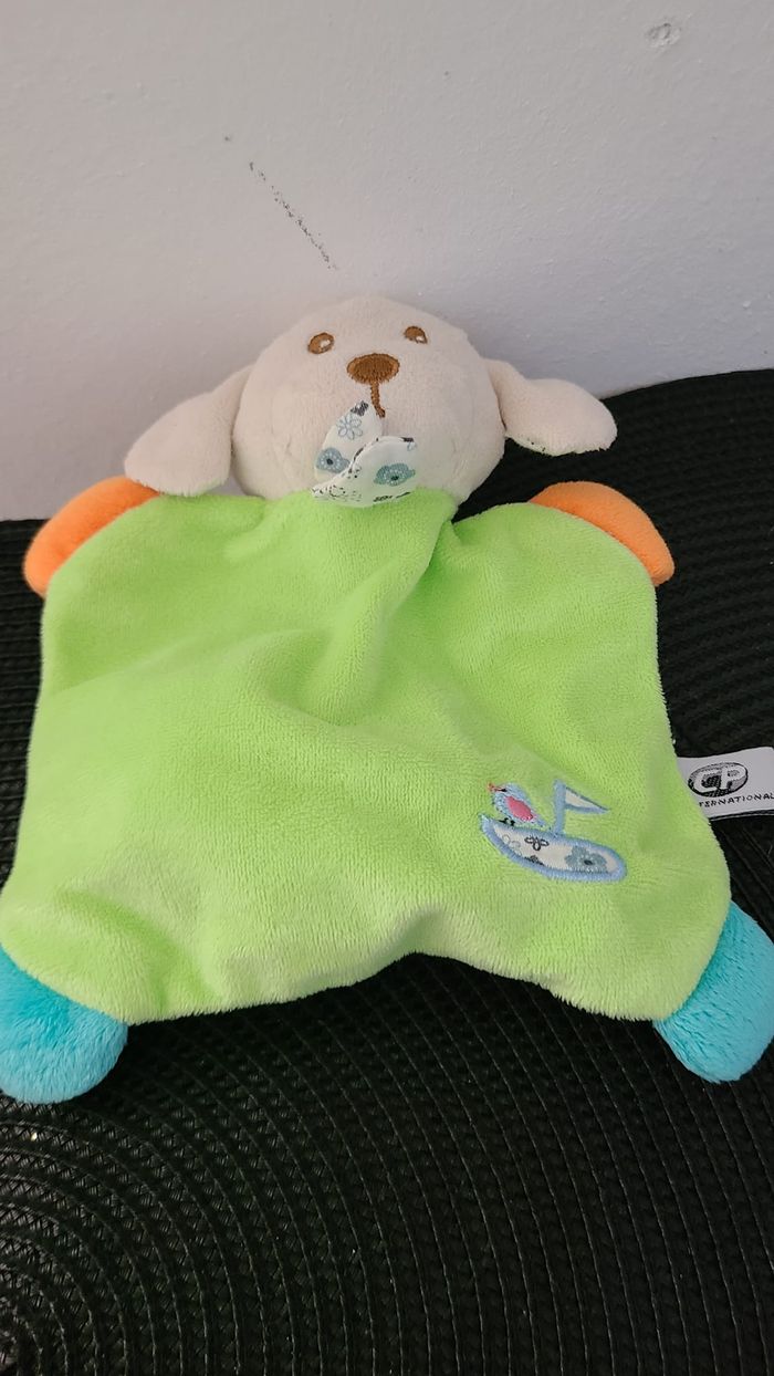 DOUDOU PLAT DOUDI CHIEN VERT ORANGE BLEU BATEAU - photo numéro 2