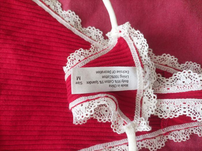 String neuf rouge - photo numéro 3