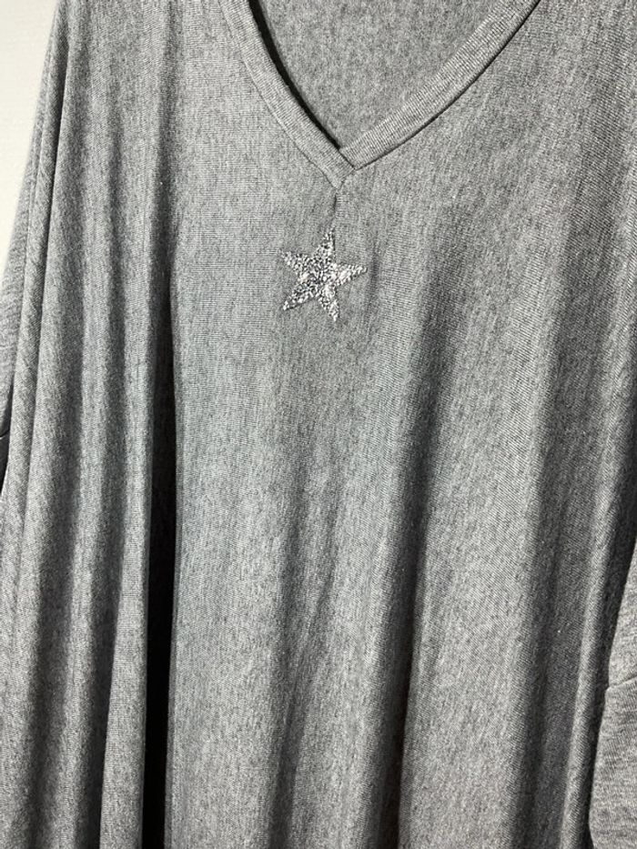 Pull ample « étoile » femme taille unique (46-60)- Laura - neuf avec étiquette - photo numéro 2