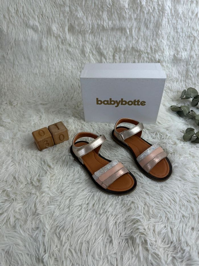 Paire de sandales Babybotte taille 30