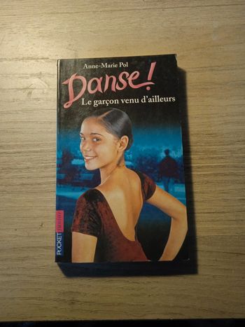 Livre - Danse - n°5- le garçon venu d'ailleurs.