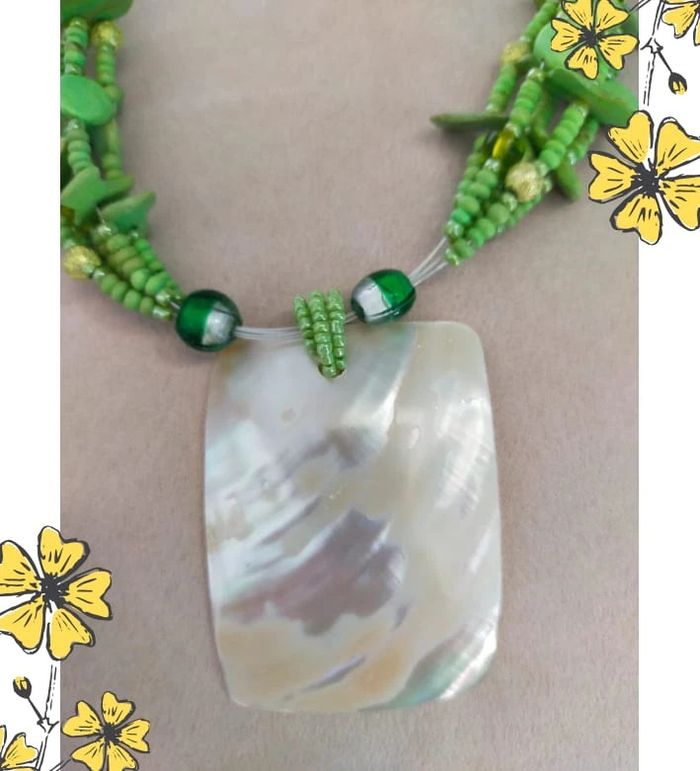 Collier perles vertes et pendentif nacré – Fait main - photo numéro 8