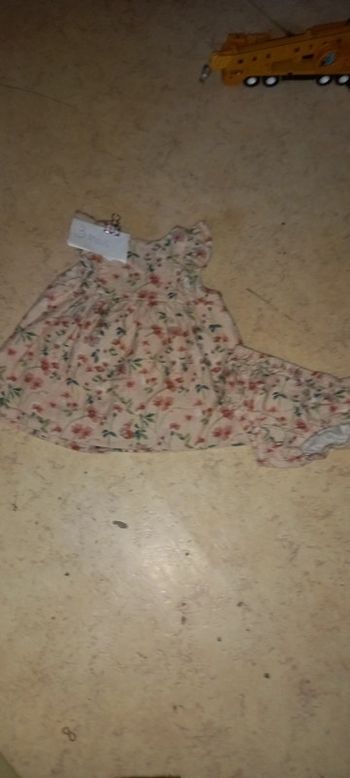 Robe 3 6mois zara avec bloomer