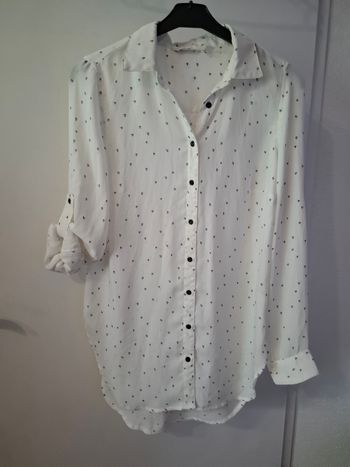 Chemise longue taille 38 en très bon état motif cœur 