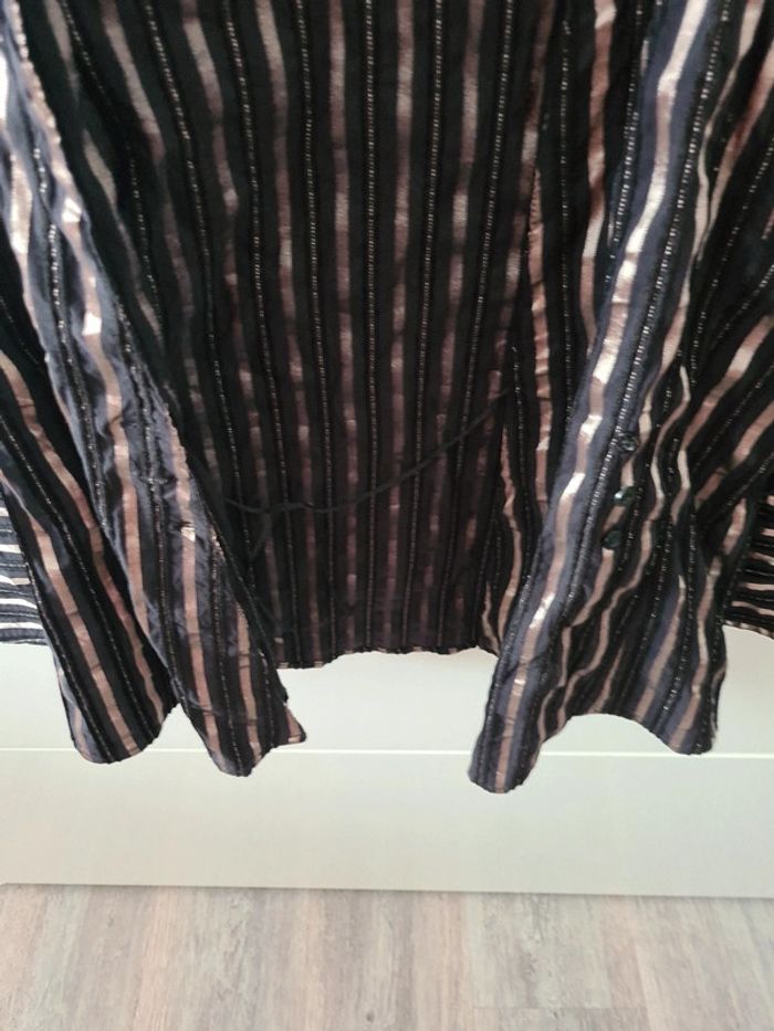 Chemise cache cœur noir et dorée Zara - photo numéro 4