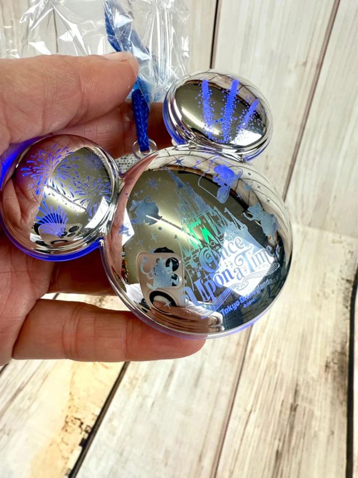 Tour de cou Tokyo Disney Resort Once Upon a Time  Pendentif lumineux - photo numéro 2