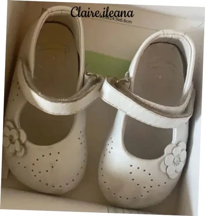 🛑chaussure bébé Chicco🛑 T18