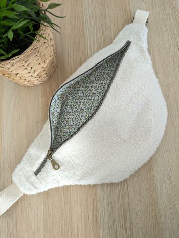 Sac banane femme en bouclette blanche