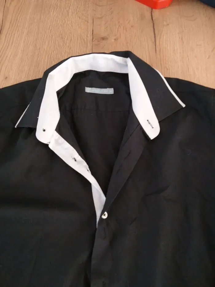 Chemise noire - photo numéro 3