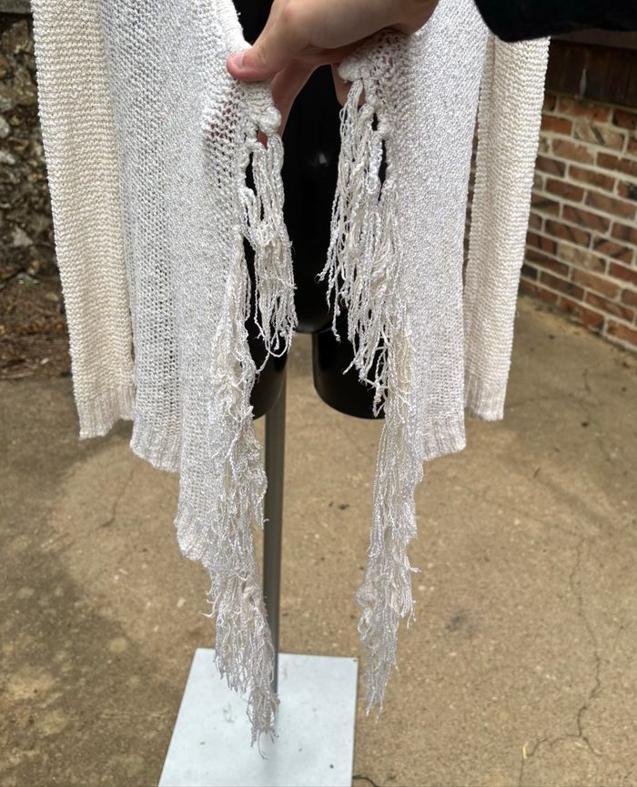 Gilet long à franges Jennyfer – blanc beige – T36 - photo numéro 3