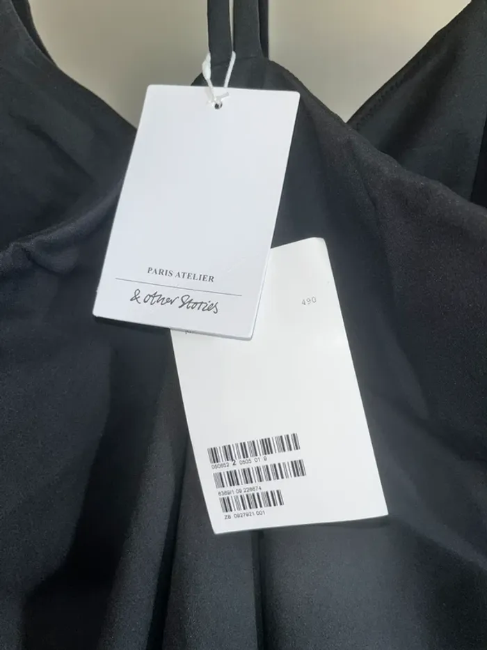 & Other Stories- Brassière ( avec top), taille L, noir , Neuf avec étiquette - photo numéro 8