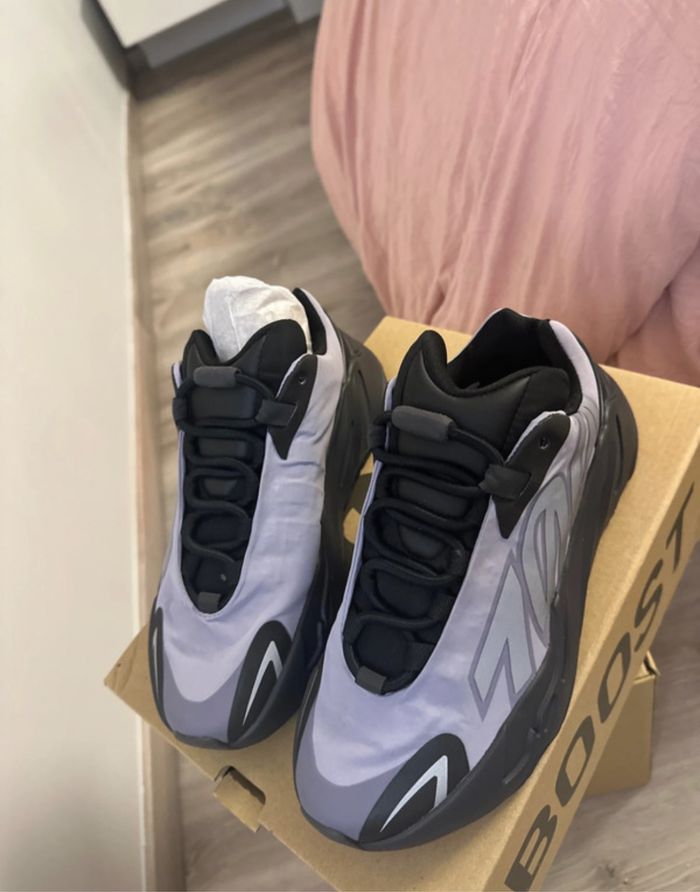 Yeezy 700 V2 - photo numéro 4