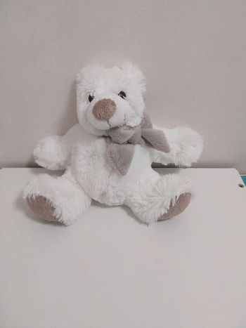 Peluche petit ours blanc
