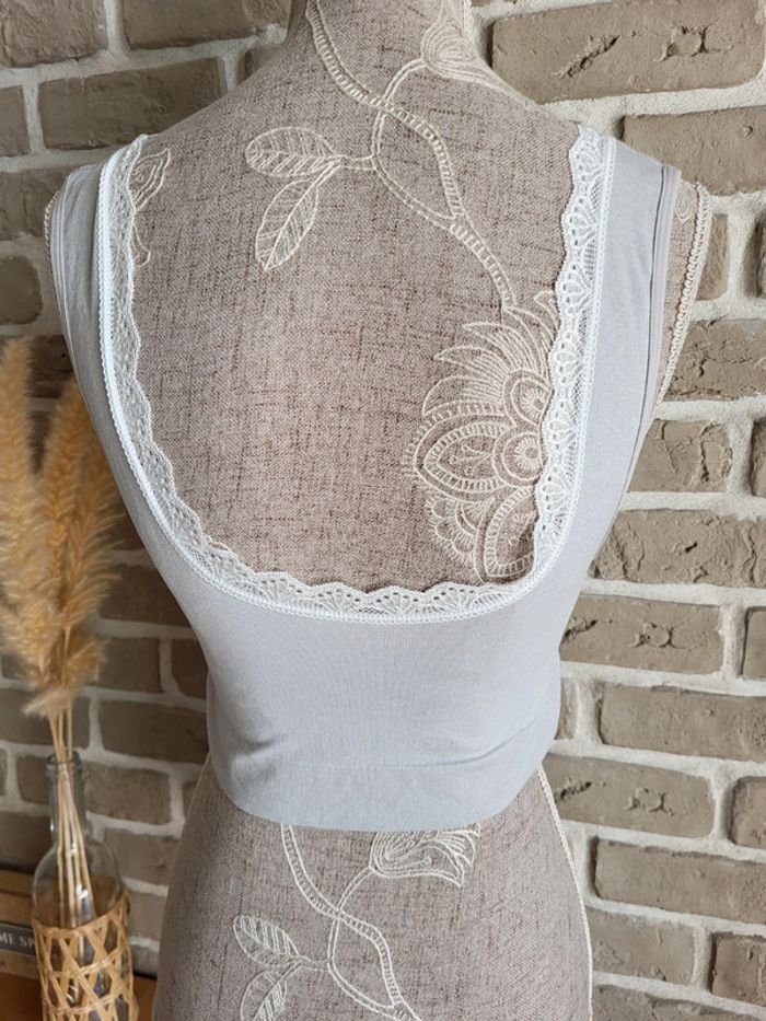 Brassière gris clair avec dentelle Damart - photo numéro 6