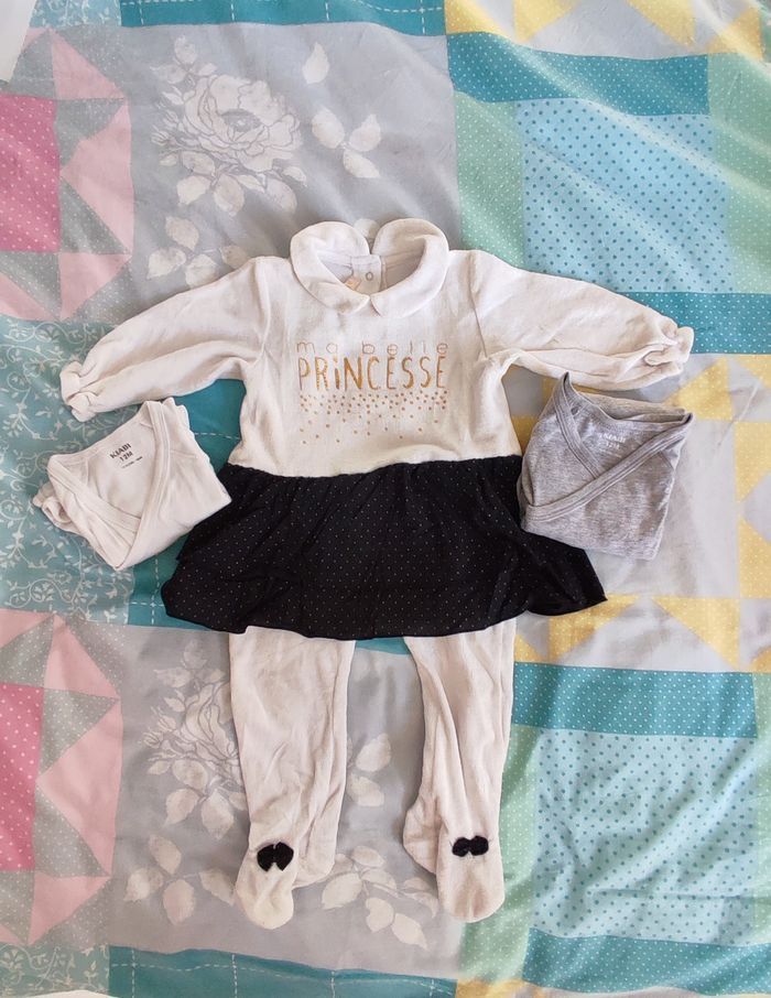 Lot pyjama et bodies fille