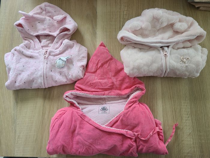 Lot vêtements fille 1 mois (44 pièces) - photo numéro 2