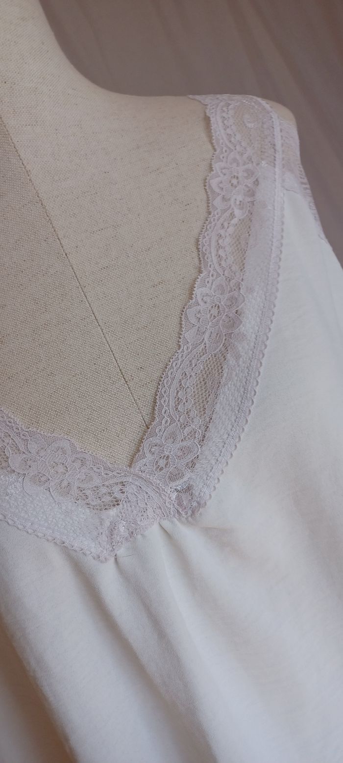 Très joli haut femme T U - photo numéro 4