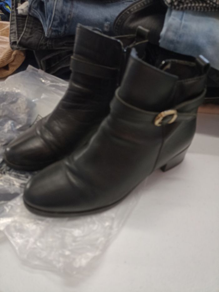 Bottines noires en cuir