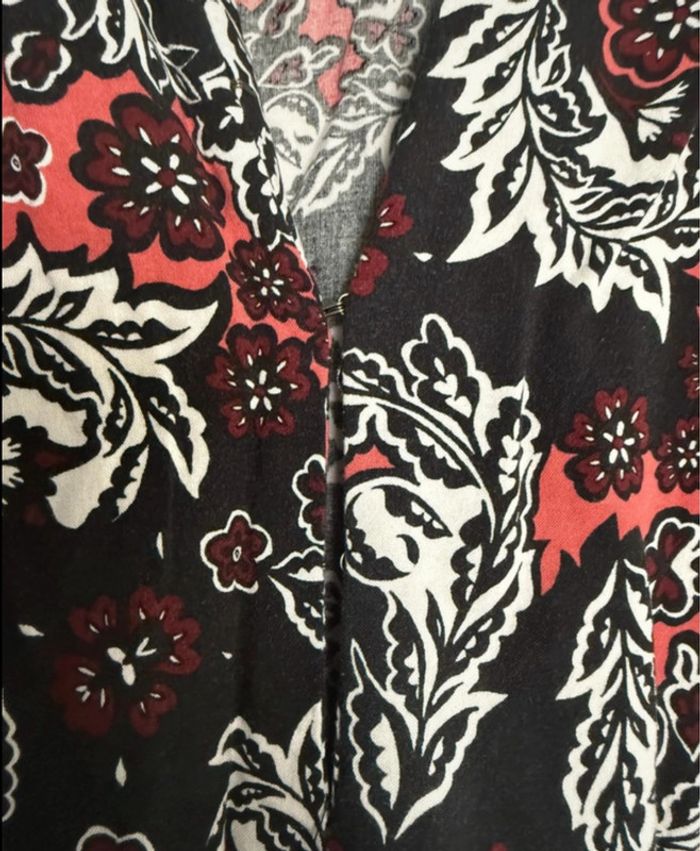 Combi short noir fleurs 🌸 H&M taille M ou 38 - photo numéro 3