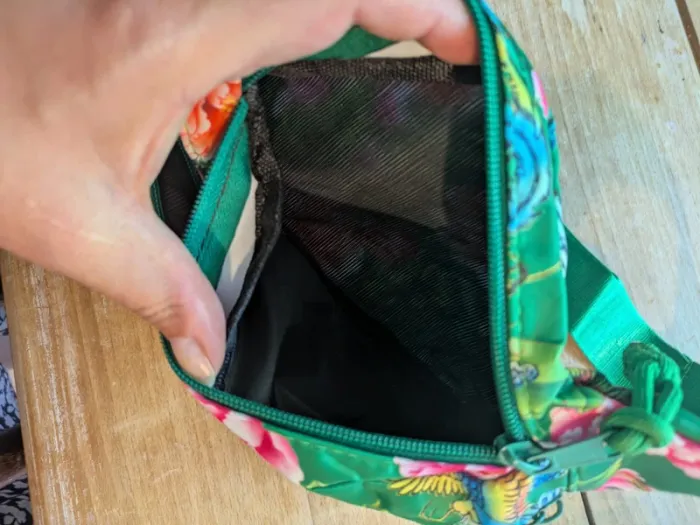 Sac banane fleuri vert – festival, voyage, sport, pratique, tendance - photo numéro 4