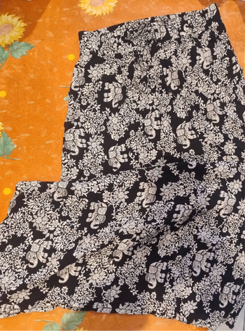 Jupe longue noire à motifs blancs