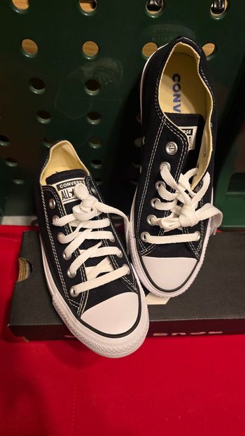 NEUVES  (non portées) 🏷🥰🤩👌superbes CONVERSES  Pointure 37 😍🤩🥰👌