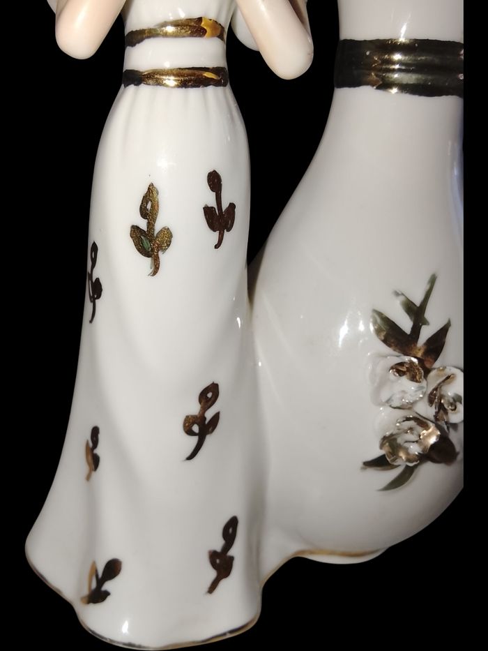 Vase Dame Au Chapeau Porcelaine - photo numéro 3