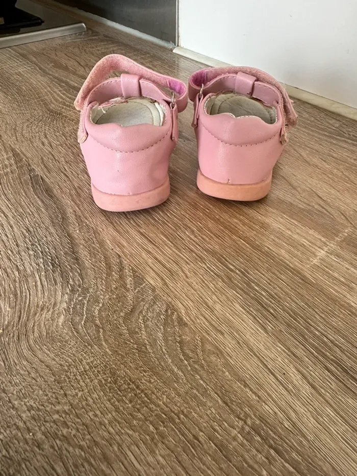 Sabote et sandales bébé - photo numéro 5