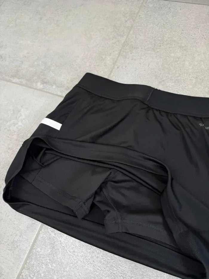 Jupe short de sport Adidas Climate noire taille S comme neuve - photo numéro 4