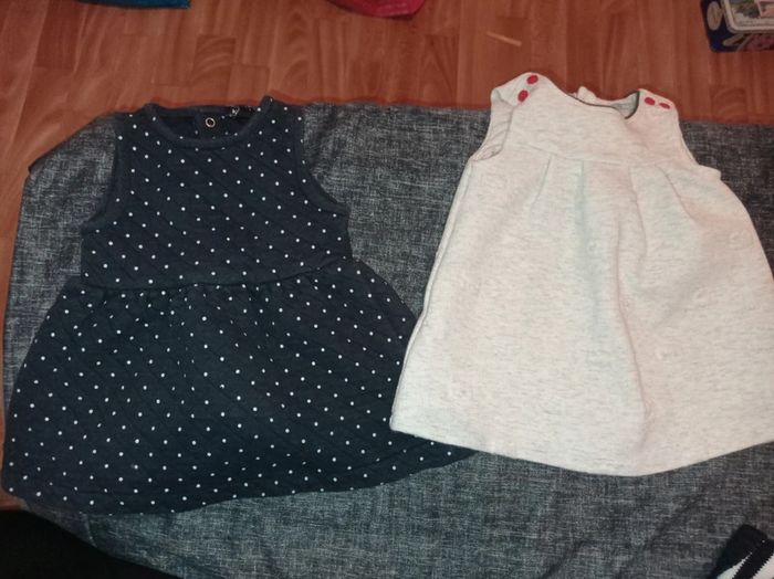 2 robes 6 mois
