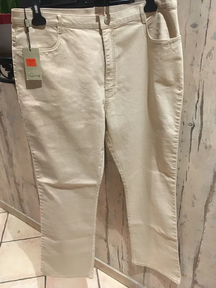 Superbe pantalon jamais porté en 42 avec étiquettes - photo numéro 3