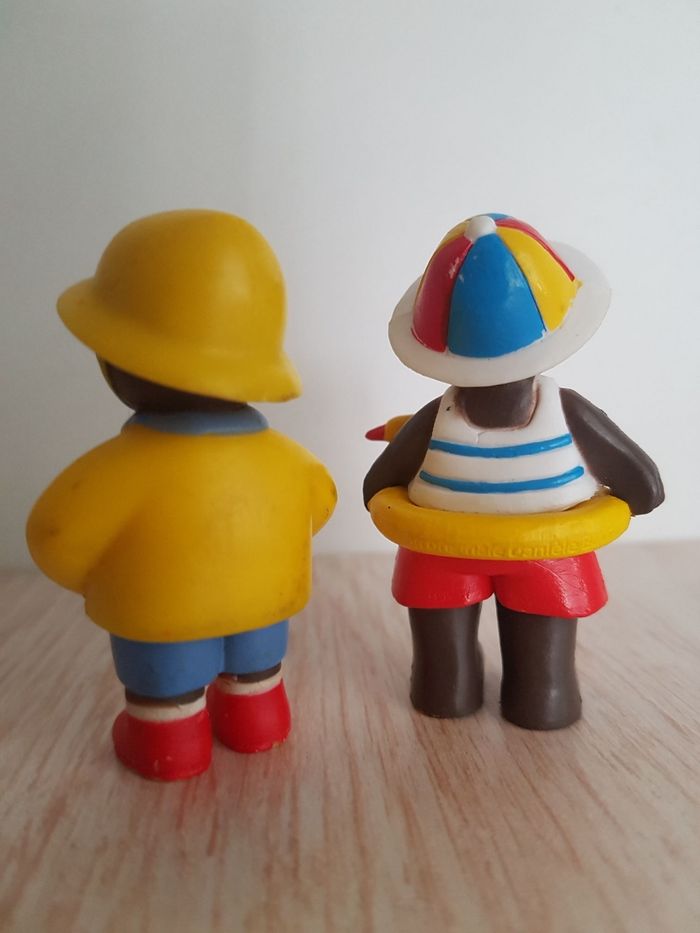 Figurines Petit ours brun et sa famille, bonhomme de neige, piscine, montagne - photo numéro 9